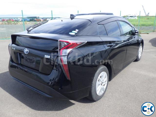 Toyota Prius S Safety Plus Package 2018 large image 1