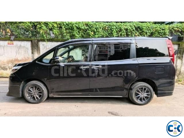 Toyota Esquire GS Premium Package 2016 Luxury MPV large image 1
