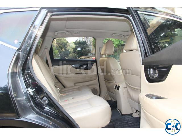 Nissan X-Trail 2017 New Shape Sunroof large image 3