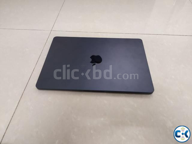 Macbook M2 Almost New and Unused large image 0