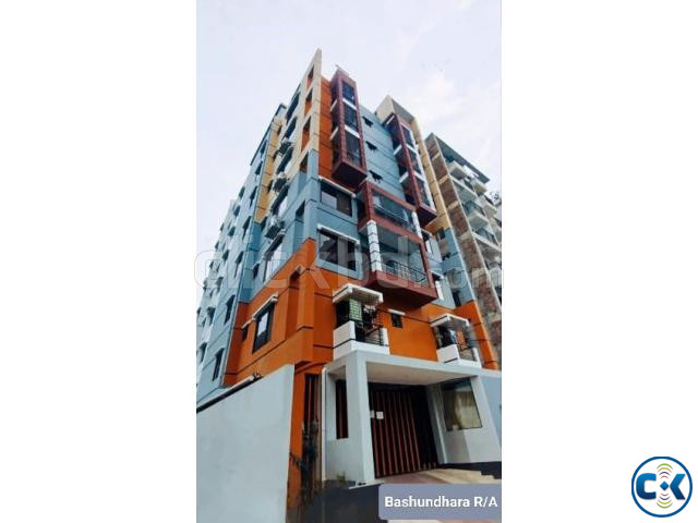 READY FLATS AT BASHUNDHARA BLOCK 1670 SFT large image 0