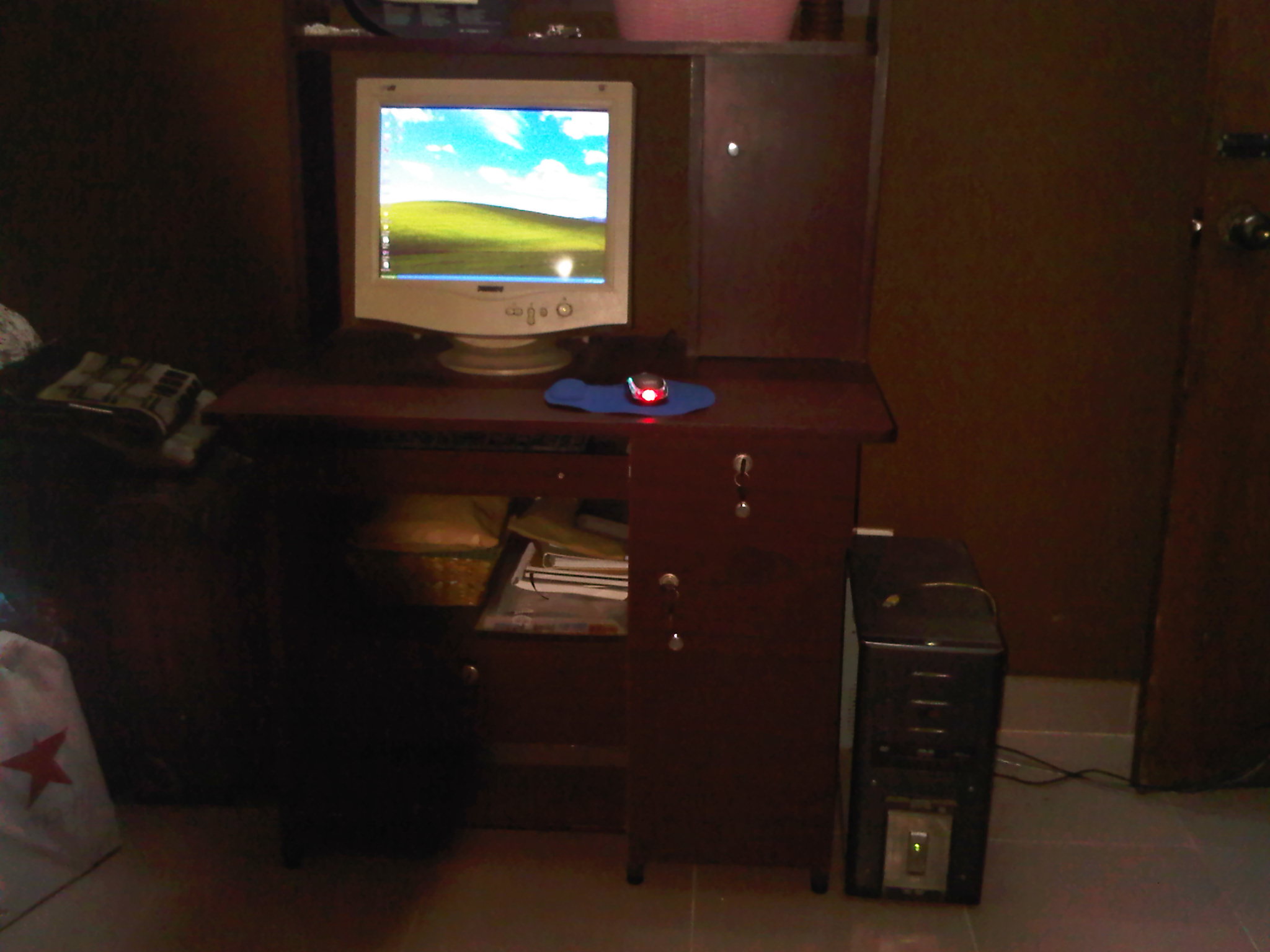 A Pentium 4 cpu with monitor for sell large image 0