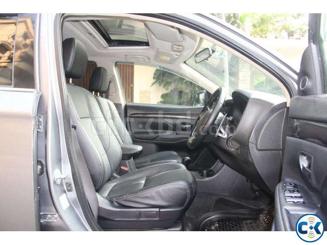 Mitsubishi Outlander New Shape 4WD 2016 large image 2