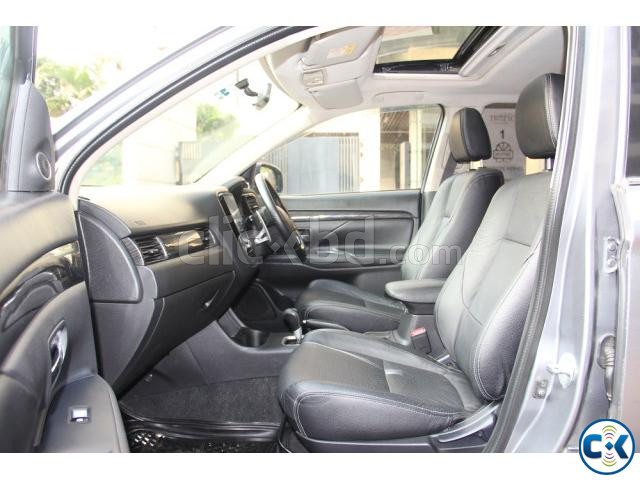 Mitsubishi Outlander New Shape 4WD 2016 large image 3