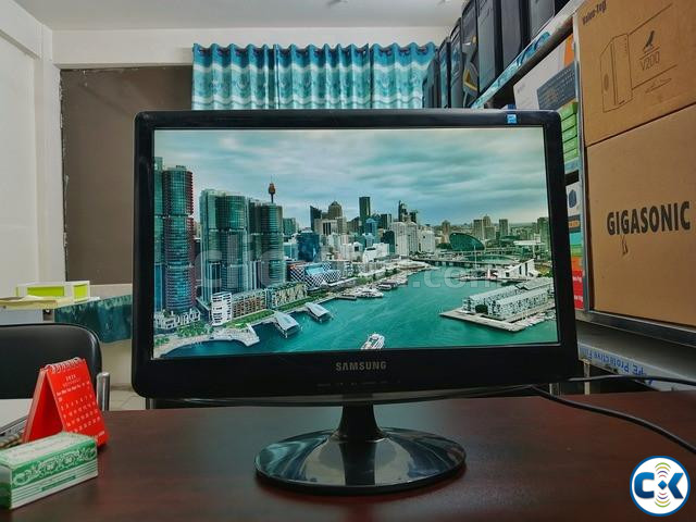 Samsung B1930 19 HD LED Monitor large image 1