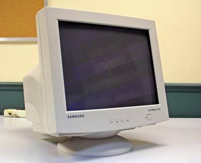 17 CRT monitor large image 0