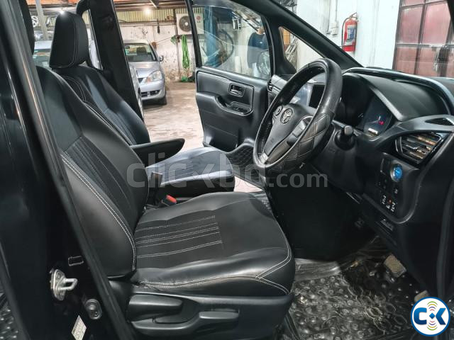 Toyota Esquire GI Premium Package New Shape 2019 large image 1