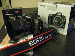 Canon EOS 5D Mark II 21MP DSLR Camera large image 0