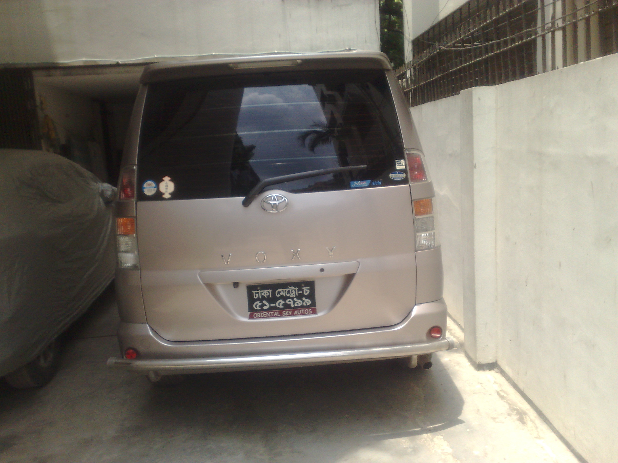 Toyota Voxy - 2002 Silver Colour Petrol used large image 0