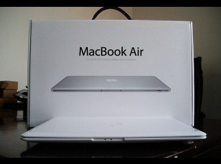 White Macbook Air