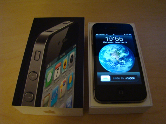 Apple iPhone 4 32GB large image 0