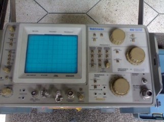 Tektronix Model 492 Spectrum Analyzer Portable