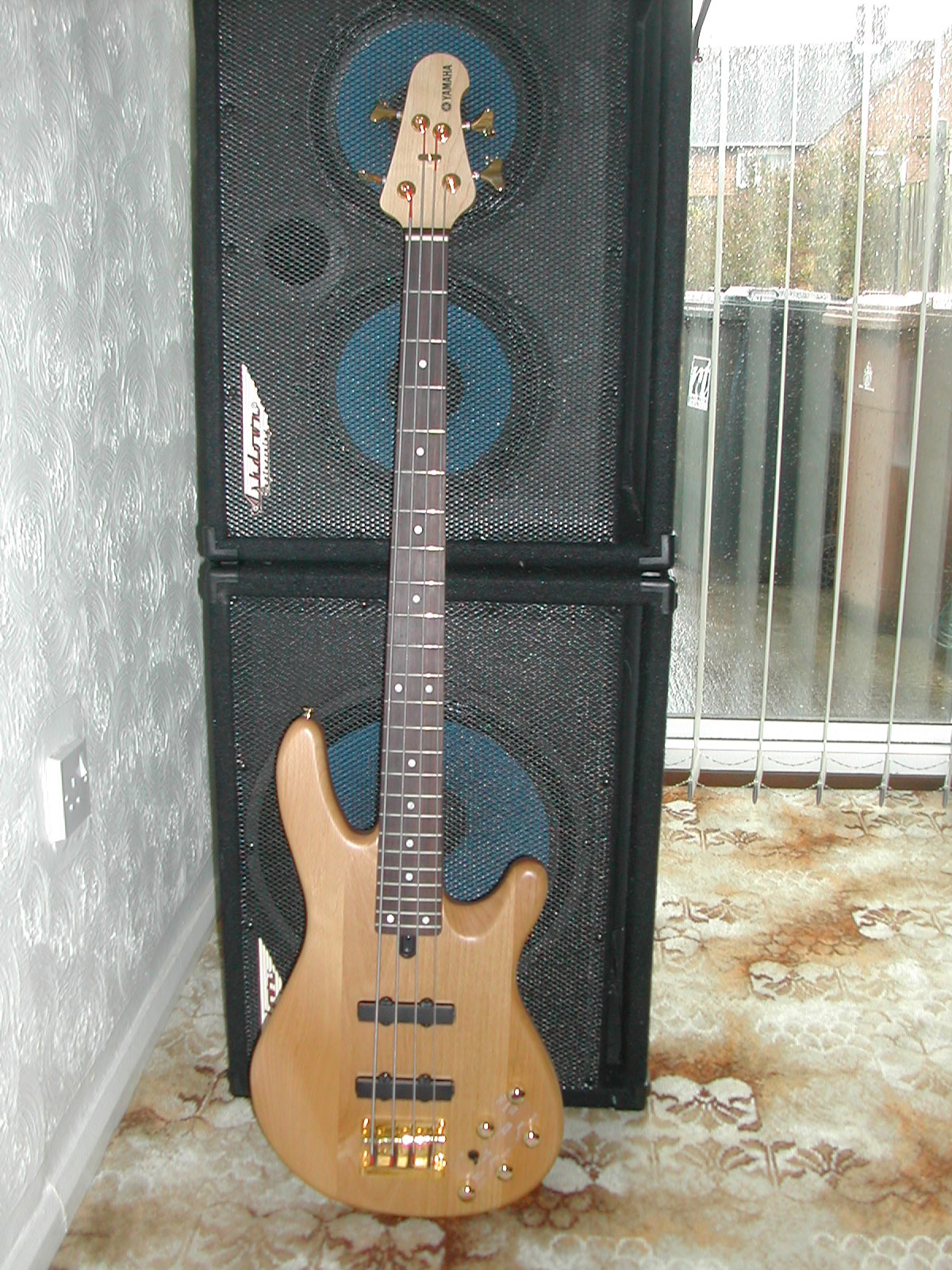 YAMAHA BB604 with bass amp large image 0