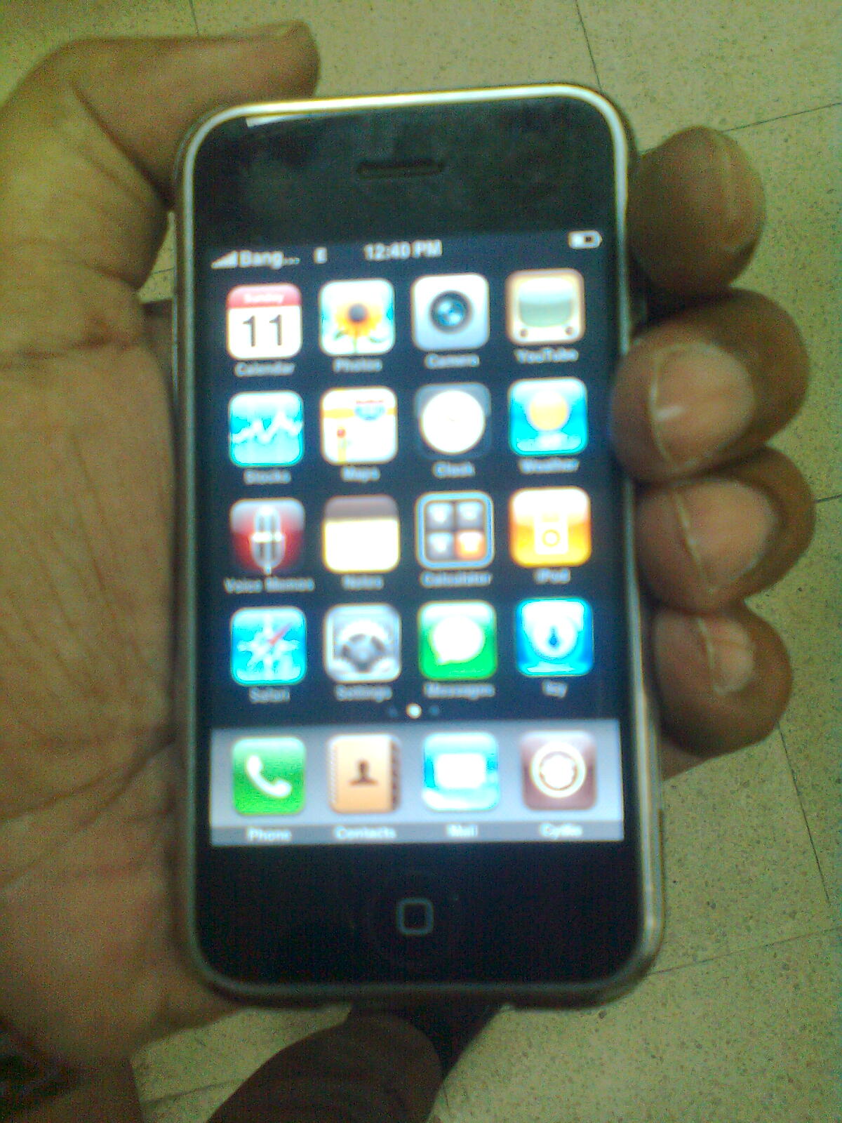 i Phone 4GB large image 0