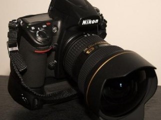 Nikon D700 12MP DSLR Camera