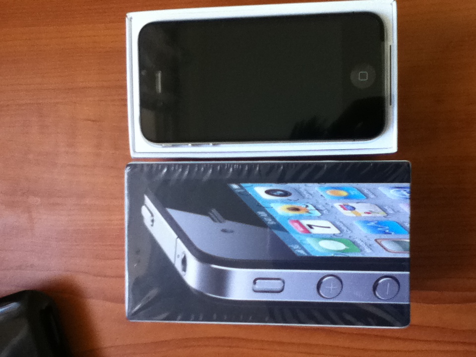 Iphone 4 16GB for sell ASAP large image 0