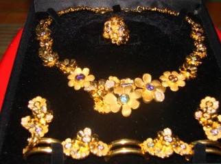 GORGIOUS NECKLACE SET FM GRAZIELLA OF DAMAS