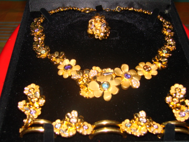 GORGIOUS NECKLACE SET FM GRAZIELLA OF DAMAS large image 0