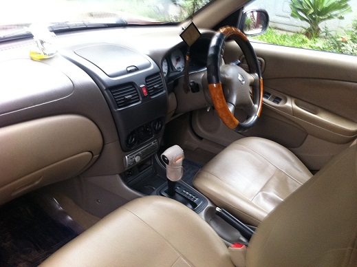 Nissan Sunny Ex-Saloon 2006  large image 2