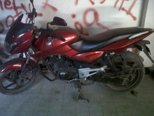 pulser 150 cc Red large image 0