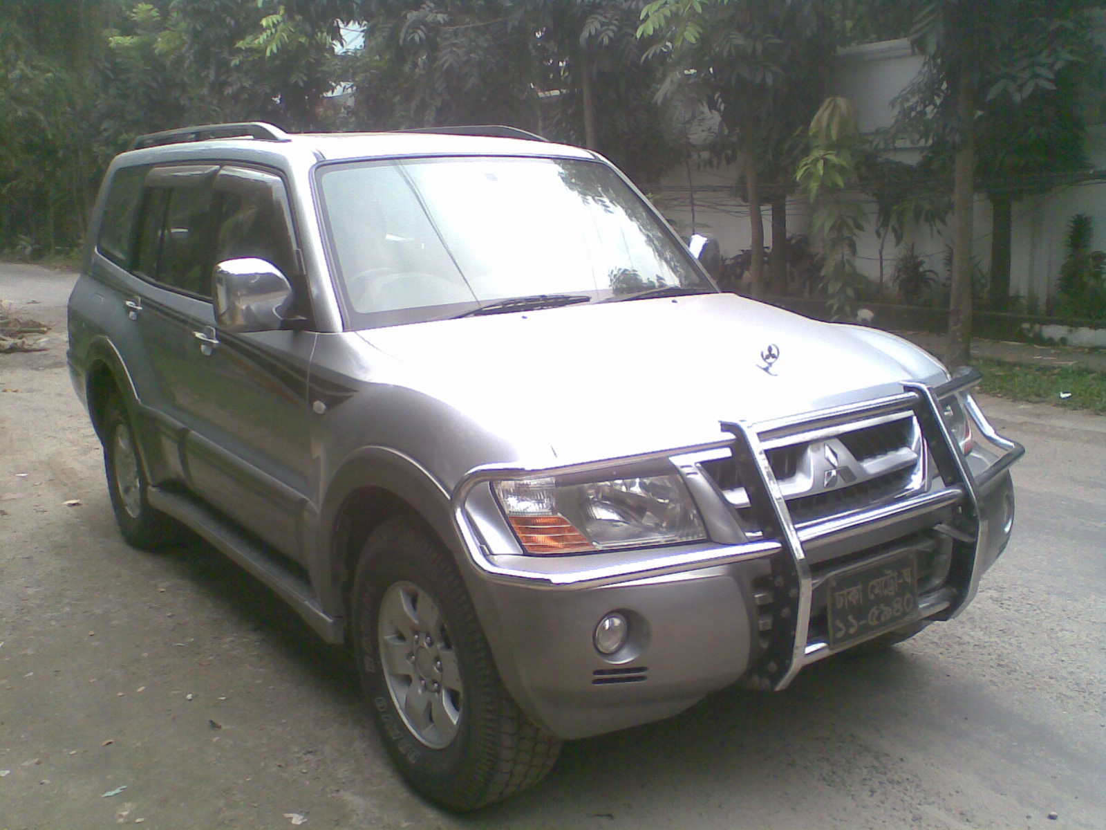 Mitsubishi Pajero V6 Jeep 2004 Model large image 0