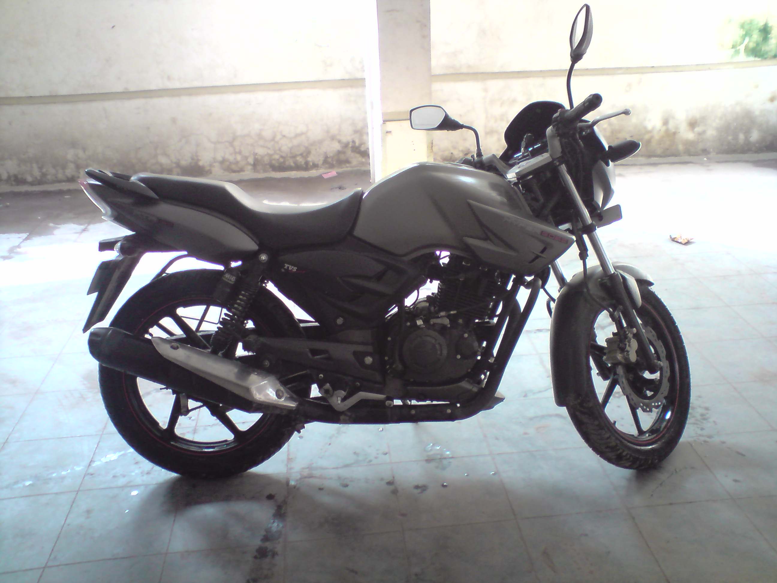 TVS Apache RTR large image 0