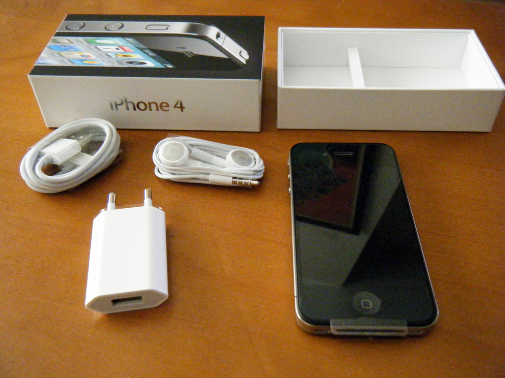 Brand new apple iphone 4g 32gb for sale large image 0
