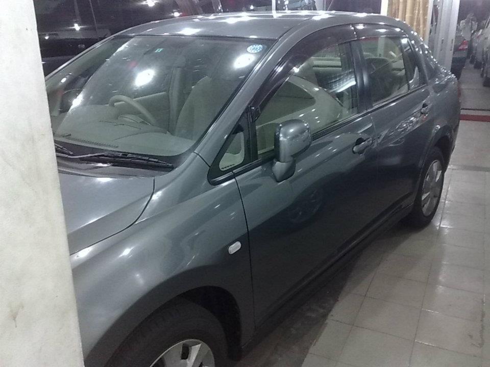 Nissan Tida Latio 2006 model grey color large image 1