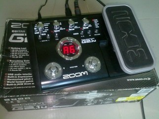 Zoom G2.1u processor with original Zoom adapter and box