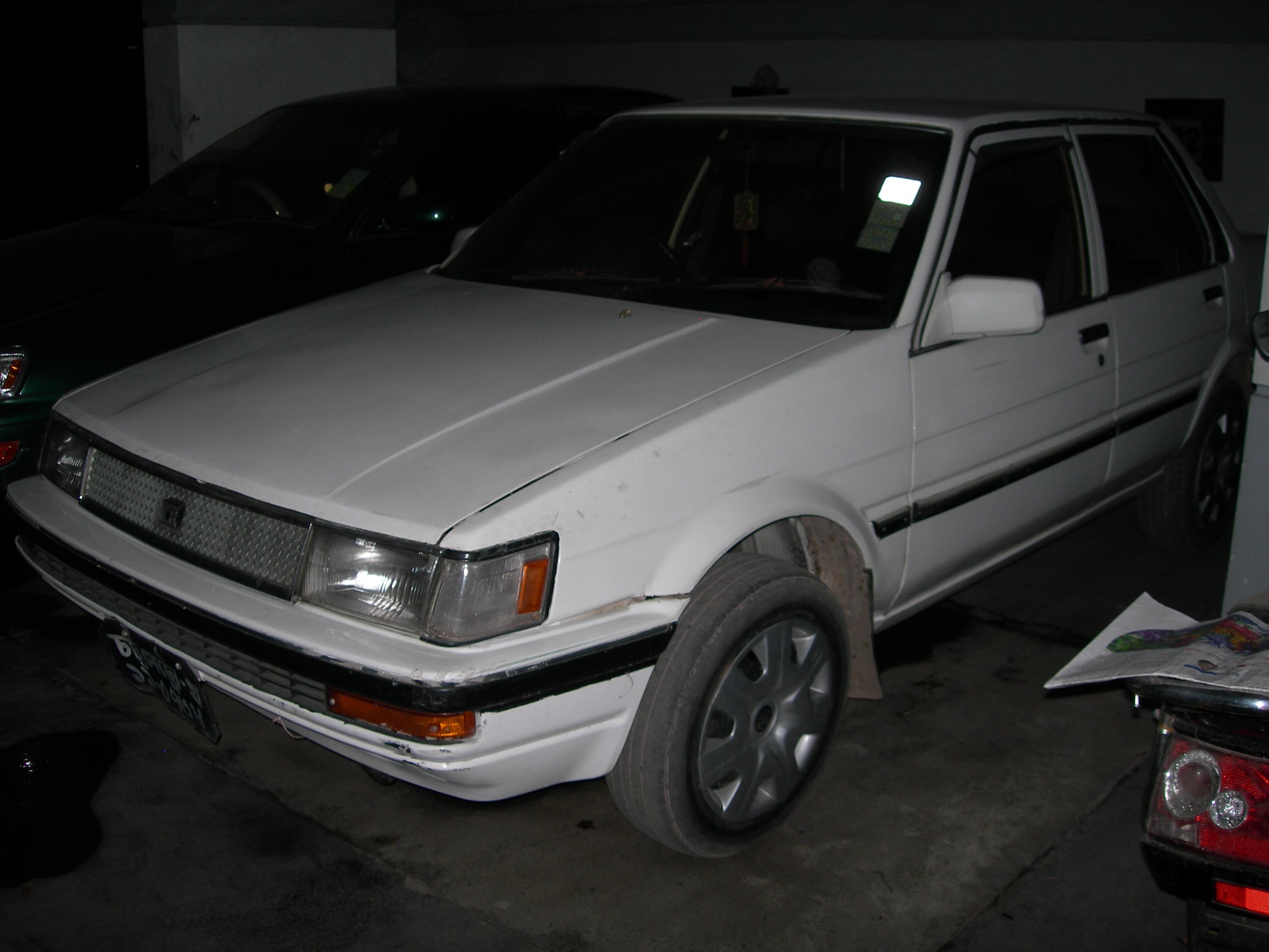 Toyota Corolla GL Saloon large image 0