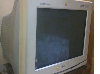 FLATRON F700P 17 MONITOR FOR SALE