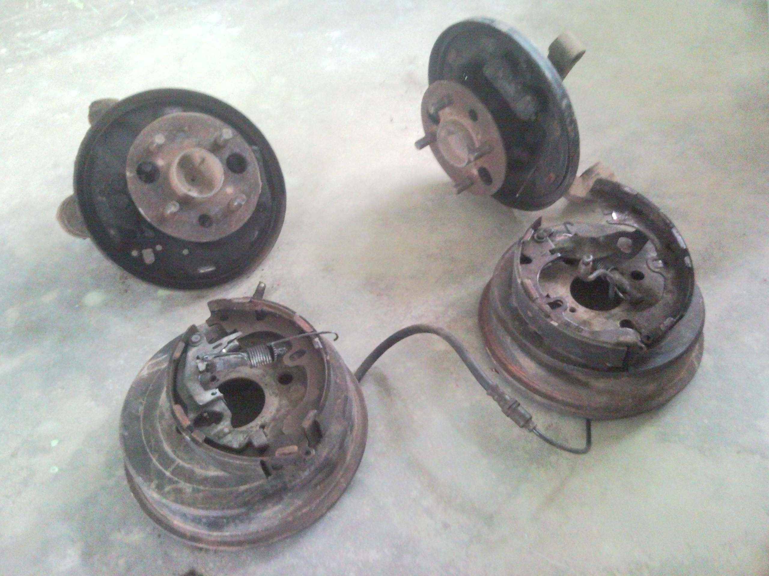 Toyota EE90 Rear Drum Brakes Complete set large image 0