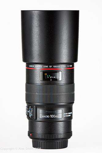 Canon 100mm f2.8 L MACRO Lens -Fresh with box and everything large image 1