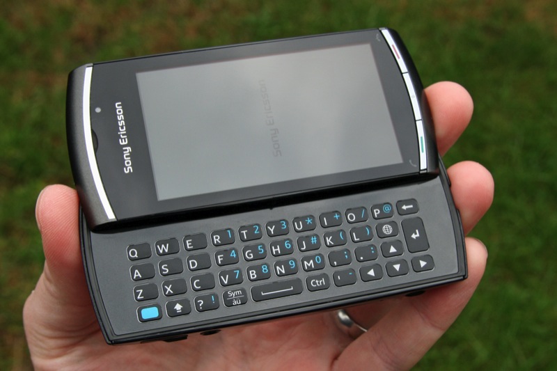 sony ericsson vivaz pro large image 0