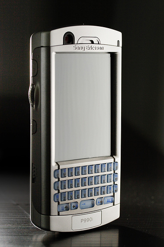 sony ericsson p990i good condition large image 0