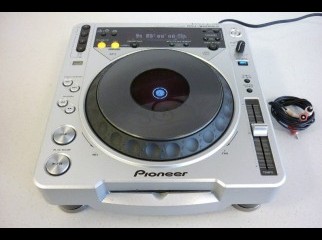 2 piece of Pioneer CDJ 800MK2