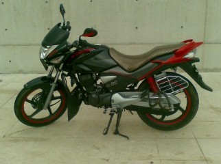 Hero Honda CBZ extreme 150 cc bike. its in a show room condi