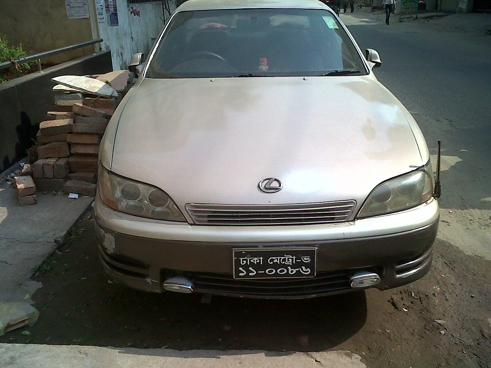 Toyota Lexus Windom Saloon Car large image 0