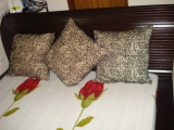 Low shape double bed large image 2