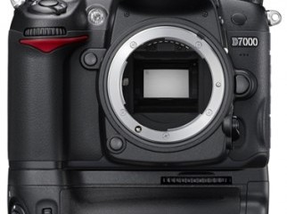 Nikon D7000 and its Vertical Grip MB-D11
