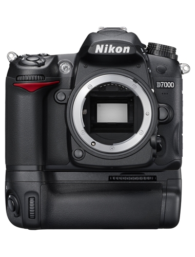 Nikon D7000 and its Vertical Grip MB-D11 large image 0