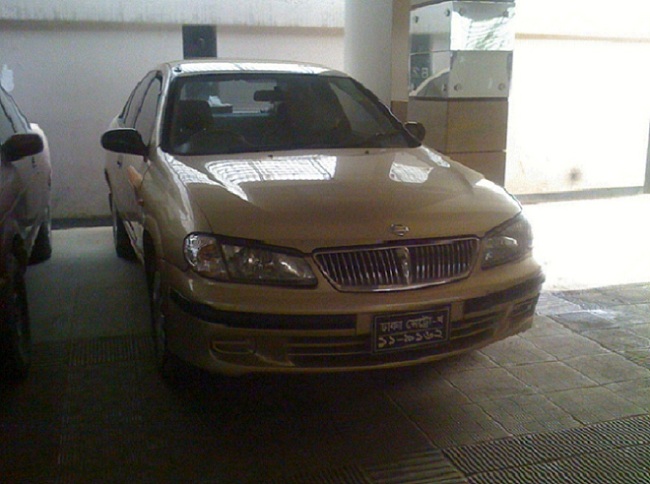 Nissan Sunny Model 2002 Golden color 1300cc large image 0