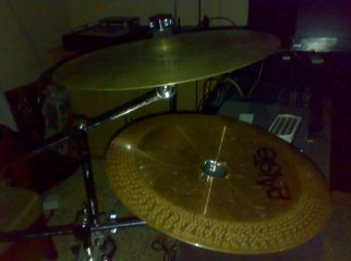 Cymbal with Boom stand and clamp