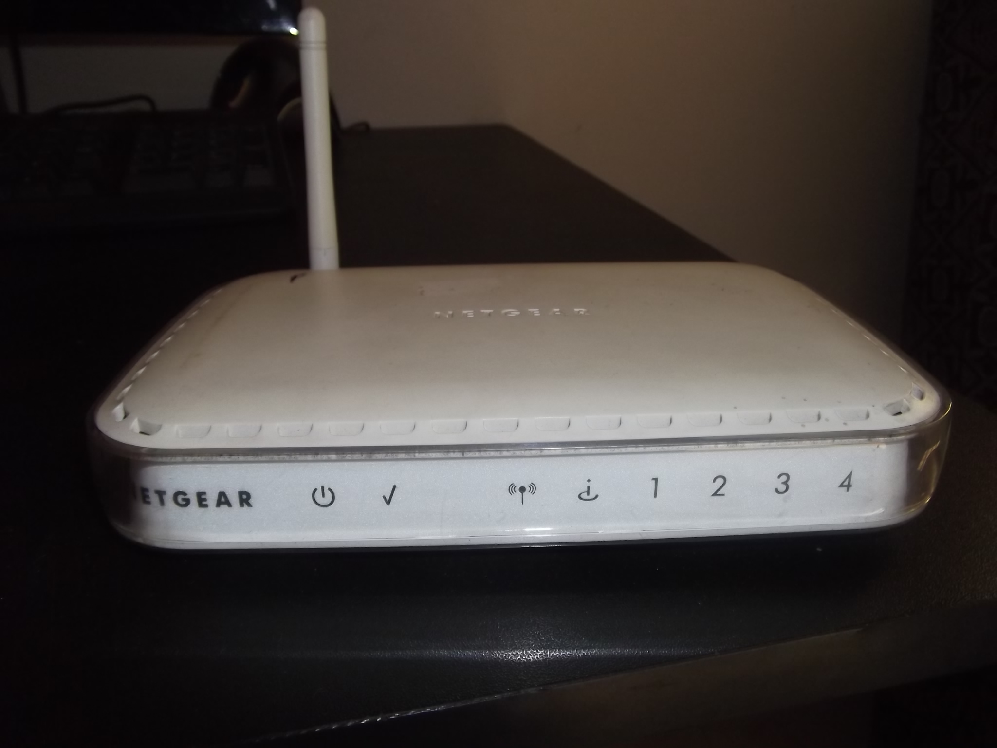 NETGEAR WGR614 Wireless Router large image 0