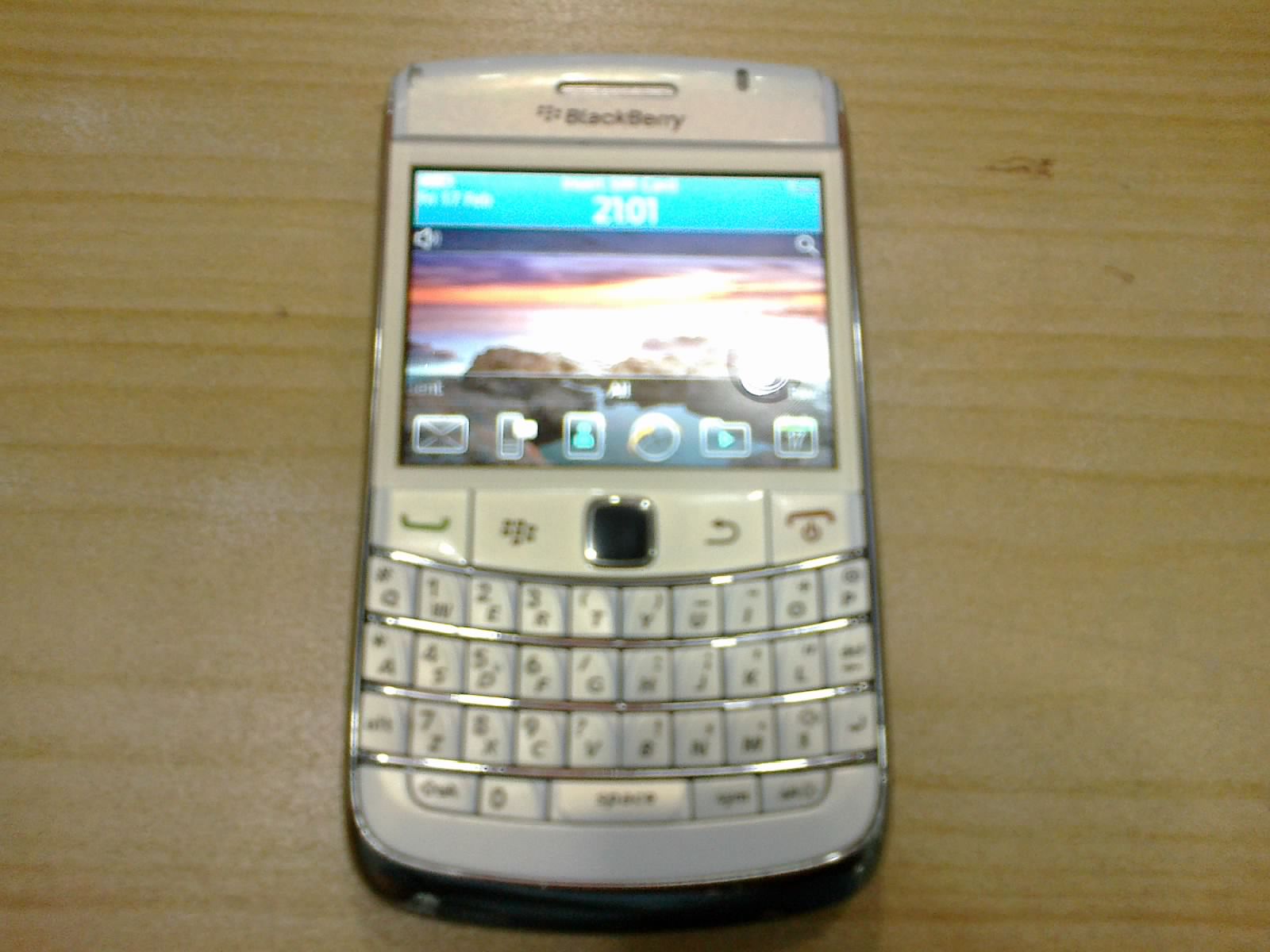 black berry bold 9780 large image 0