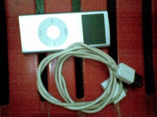 Very Nice condition Orginal apple 2GB