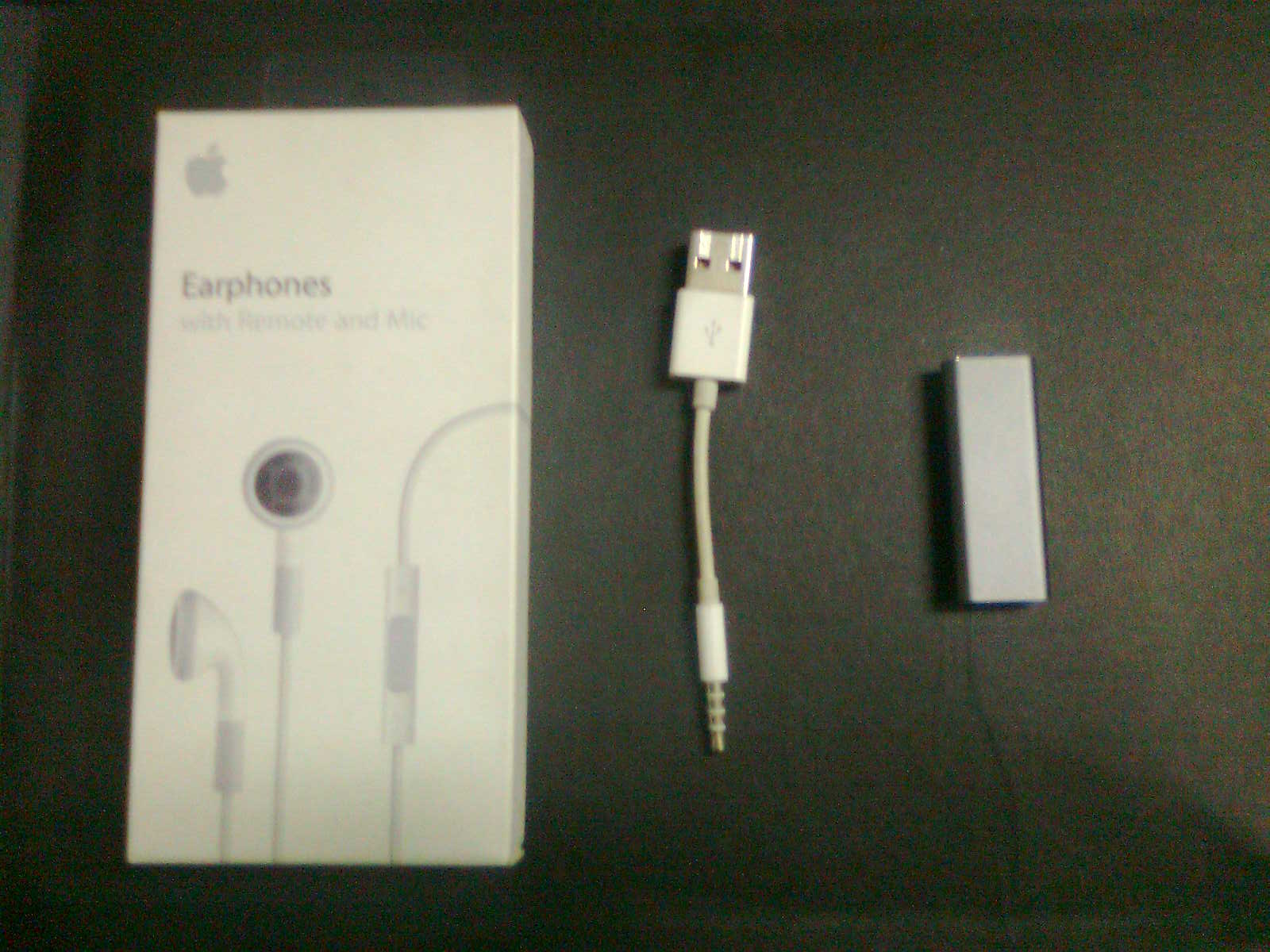 Ipod Shuffle 5th Generation Used But New Headphone Boxed  large image 0