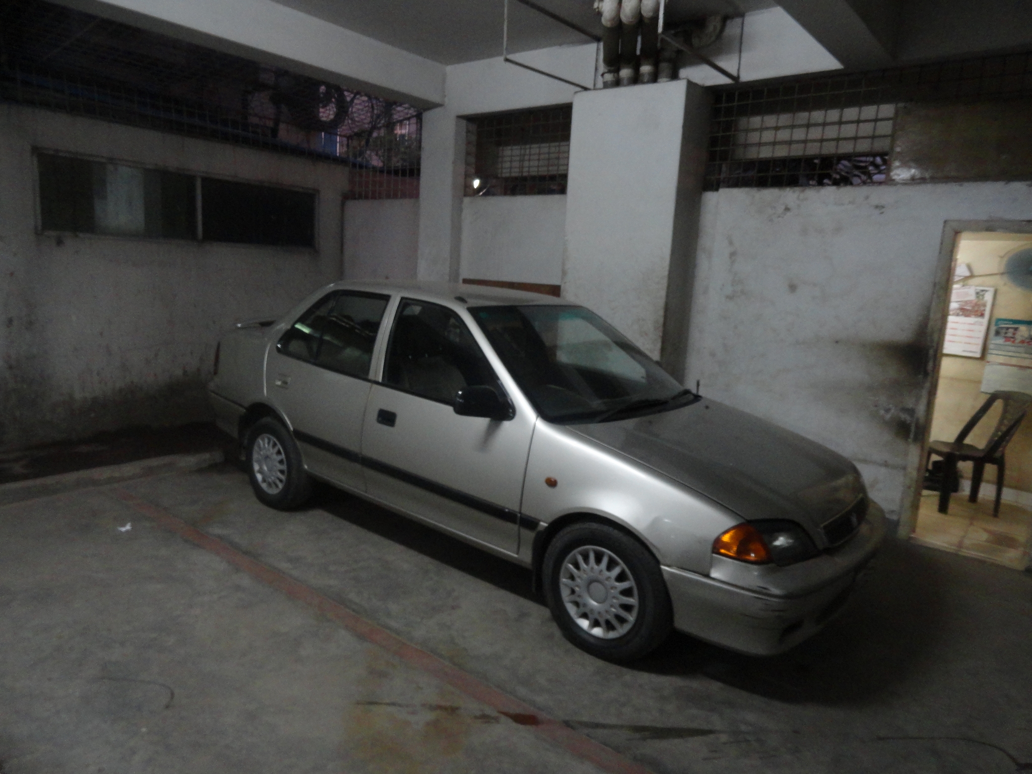 Maruti Suzuki Esteem VXI large image 2