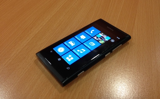 Nokia LUMIA 800 16gb BLACK Brand New with all acc large image 2
