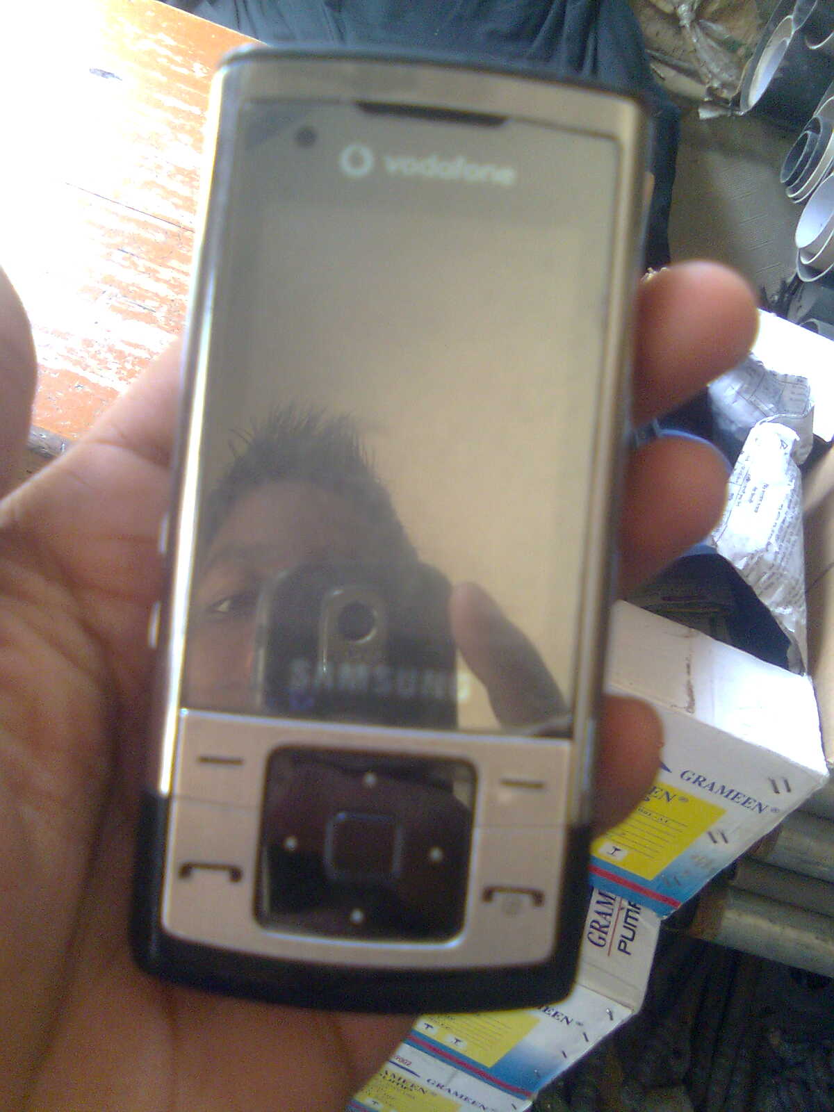 samsung-vodafone SGH L810V large image 0